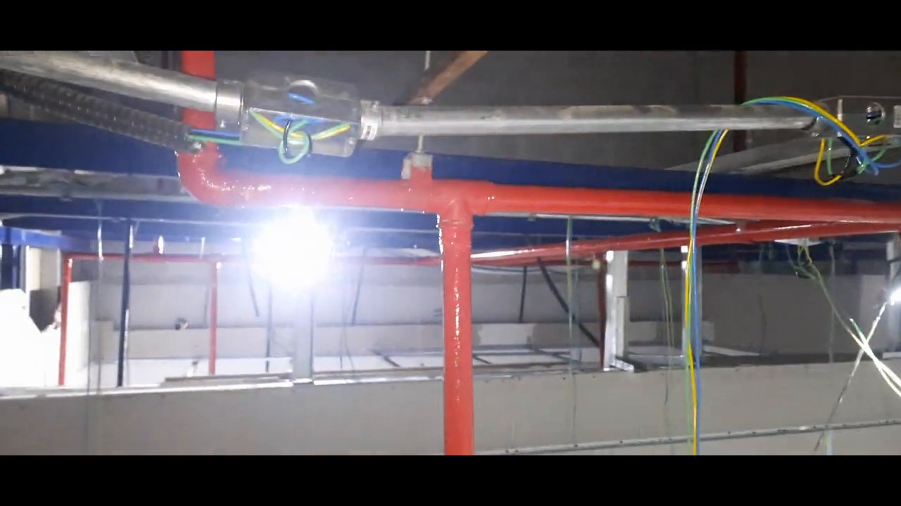 Rede de sprinklers e compatibilização no teto