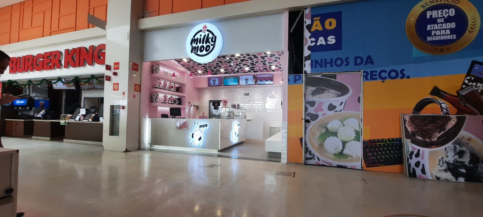Fachada da loja concluída no shopping