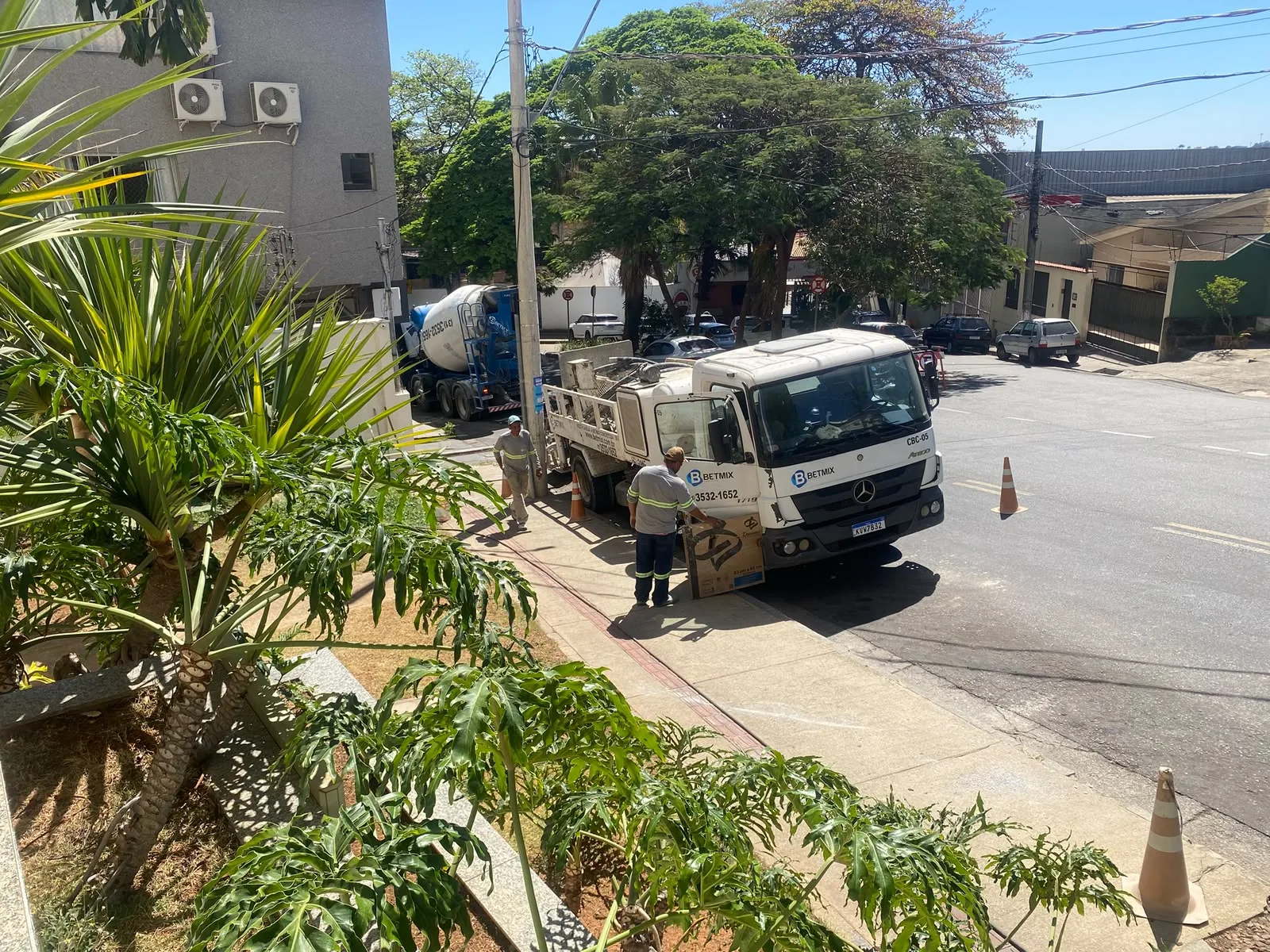 Caminhão betoneira e logística de concretagem