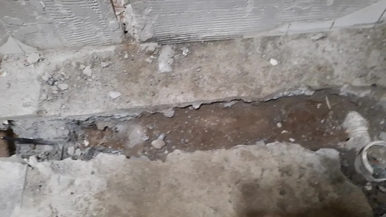 Abertura de piso para adequação de instalações